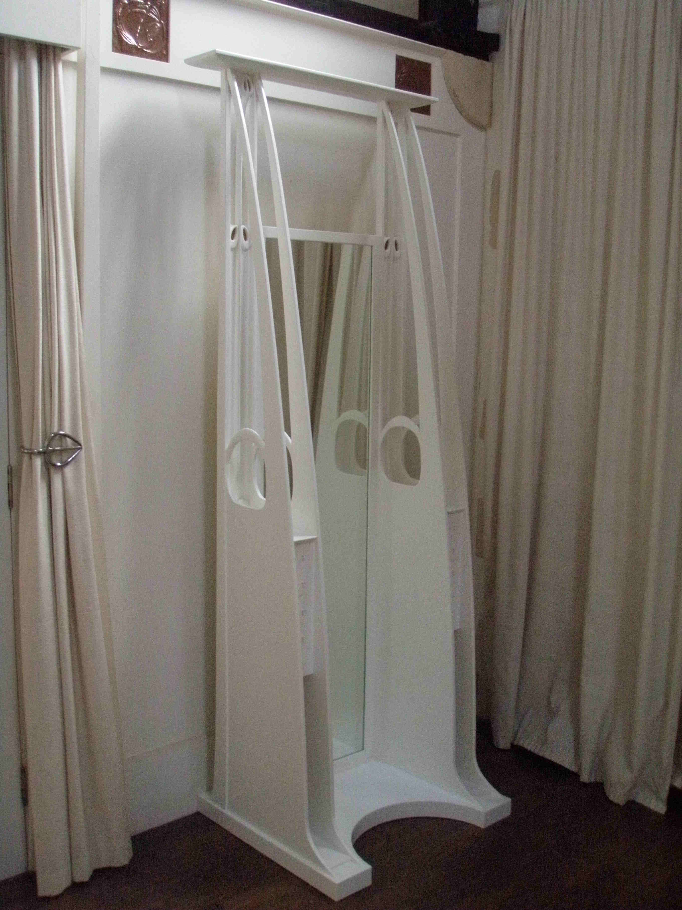 Mackintosh reproduction cheval mirror Mackintosh reproduction cheval mirror